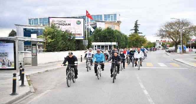Tuzla’da Cumhuriyet Bayramı’na özel bisiklet turu düzenlendi