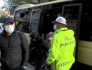 Esenyurt’ta yine aynı manzara; ayakta yolcu taşıyan minibüsçülere ceza