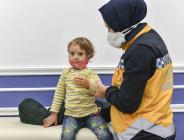 2,5 YAŞINDAKİ RABİA’YA PROTEZ KOL TAKILDI