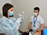 SAĞLIK ÇALIŞANLARI COVID-19 AŞISININ İLK DOZUNU YAPTIRDI