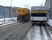 ESENYURT’TA KAR KÜREME VE TUZLAMA ÇALIŞMALARI DEVAM EDİYOR