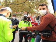 Kaldırımda scooter kullanan gençten şaşırtan ceza tepkisi: “Randevum var, acelece eder misiniz”