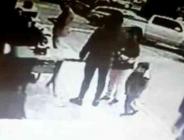 Kendilerine aile görünümü vererek 8 adet çalıntı cep telefonu satan 3 şahıs yakalandı