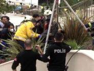 Bağcılar’da 15 metrelik kuyuya düşen işçi itfaiye tarafından kurtarıldı