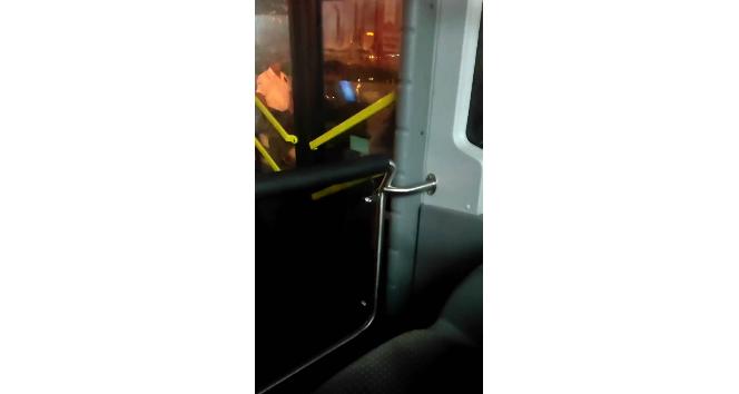 Beylikdüzü E-5’te durdurup camlarını kırdılar