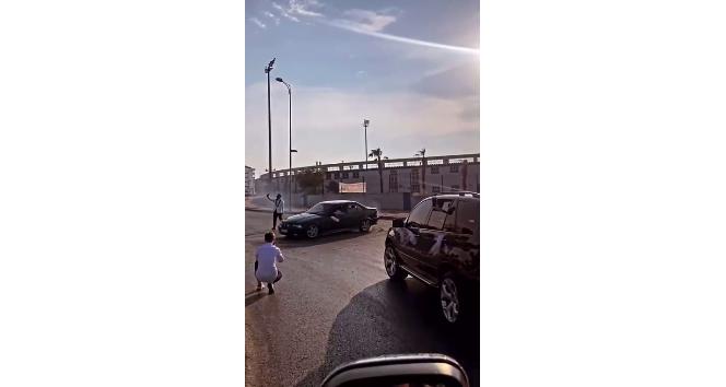Büyükçekmece’de trafiği durdurup damadın etrafında drift yaptılar