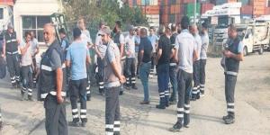 Beylikdüzü Belediyesi işçileri greve çıktı