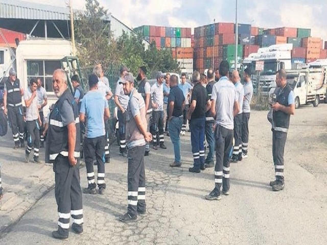 Beylikdüzü Belediyesi işçileri greve çıktı