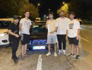 hem ceza yedi, hemde otomobilinin önünde fotoğraf çektirdi