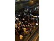 Saatlerce metrobüs yolunda kalan vatandaşlar “İmamoğlu istifa” sloganı attı