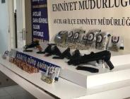 Avcılar’da balkondan uyuşturucu satışı yaıyormuş