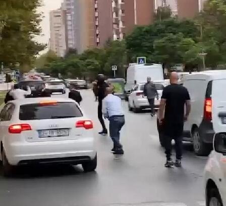 Beylikdüzü’nde kavgayı ayırmak isterken dayak yedi