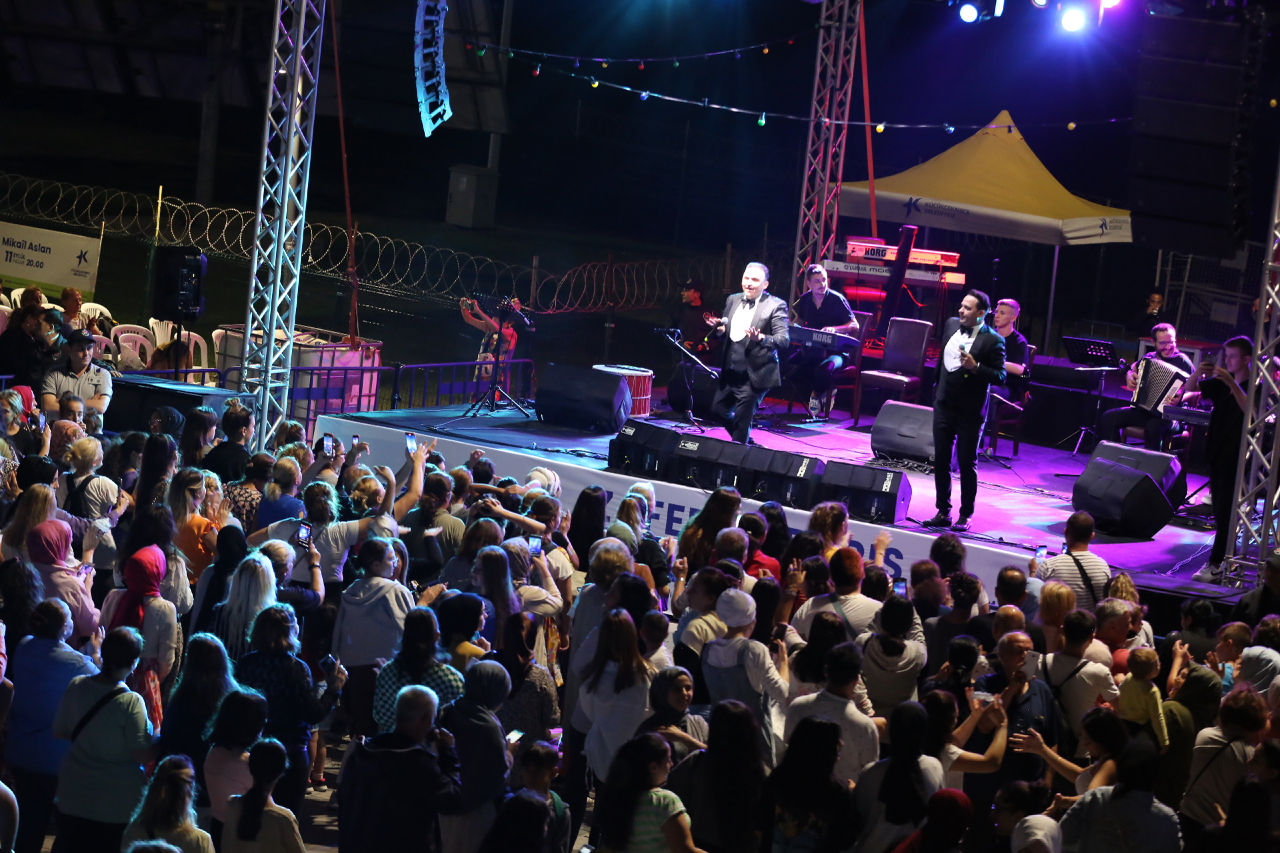 KÜÇÜKÇEKMECE’DE ZAFER VE BARIŞ KONSERLERİNE BÜYÜK İLGİ