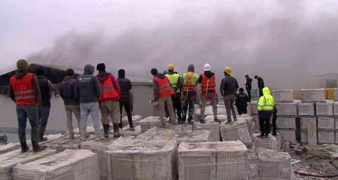 Avcılar’da inşaat işçilerin kaldığı konteynerde yangın çıktı