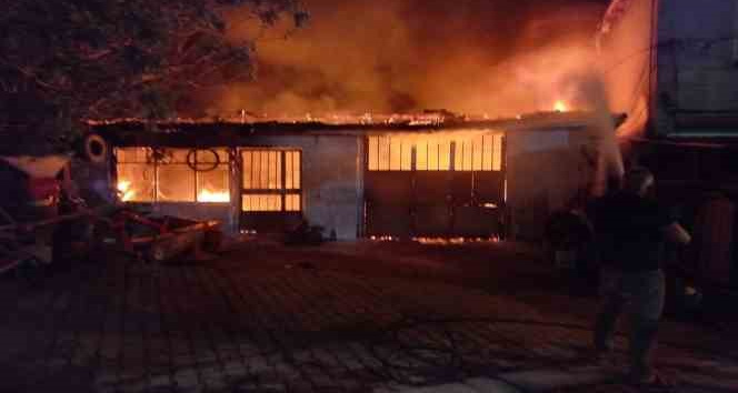 Çatalca’da tamirhanede yangın çıktı, 1 kişi yanarak öldü