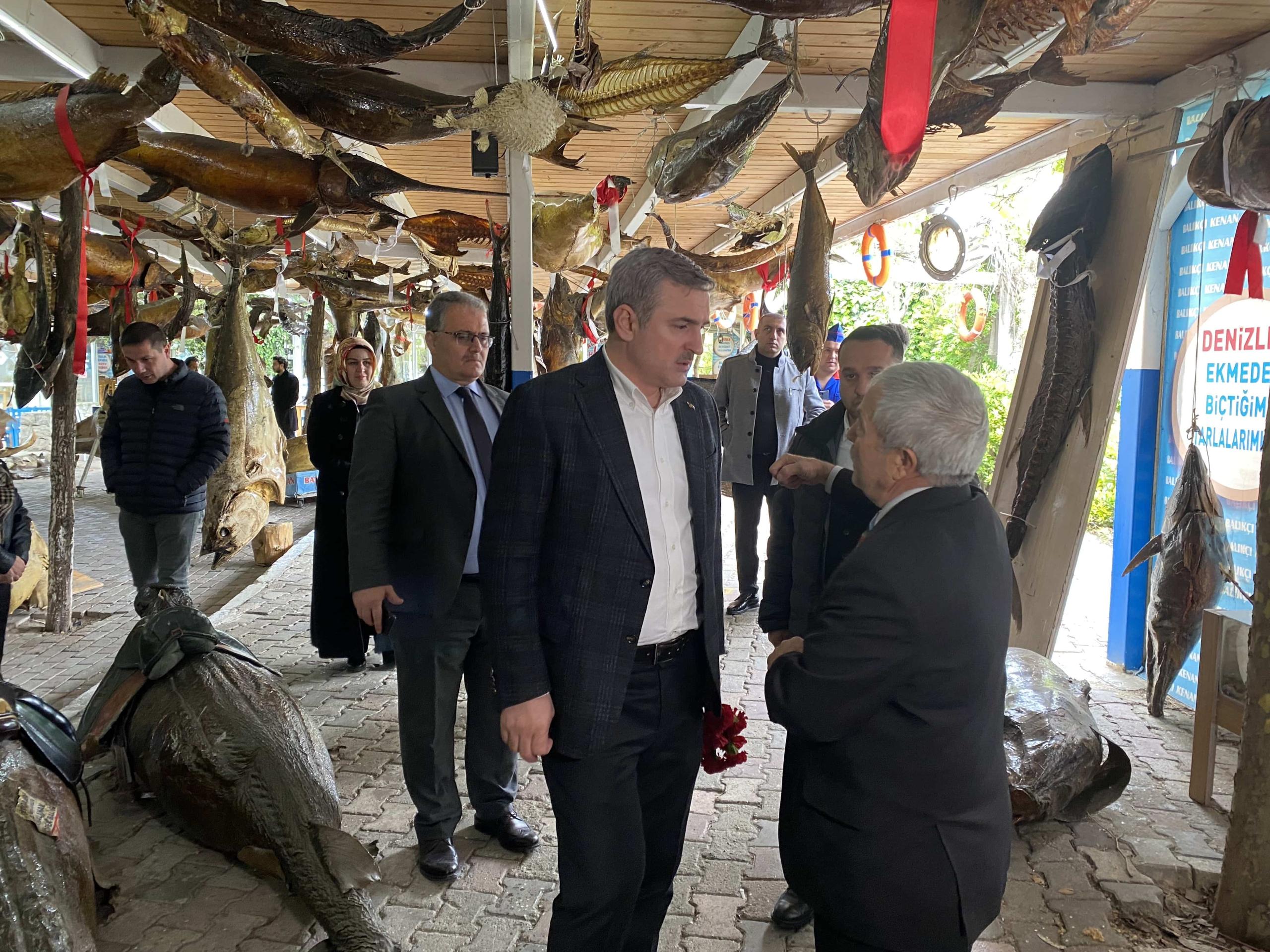 Ak Parti İstanbul 3. Bölge Milletvekili adayı Bayram Şenocak Türkiye Deniz Canlıları Müzesi’ni ziyaret etti