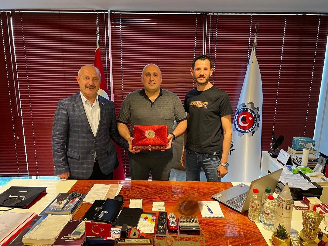 Başkan Halil Eker’den , Türk Metal Sen İstanbul 1 No’lu  Şube Başkanı Mehmet Ali Akman ‘a ziyaret