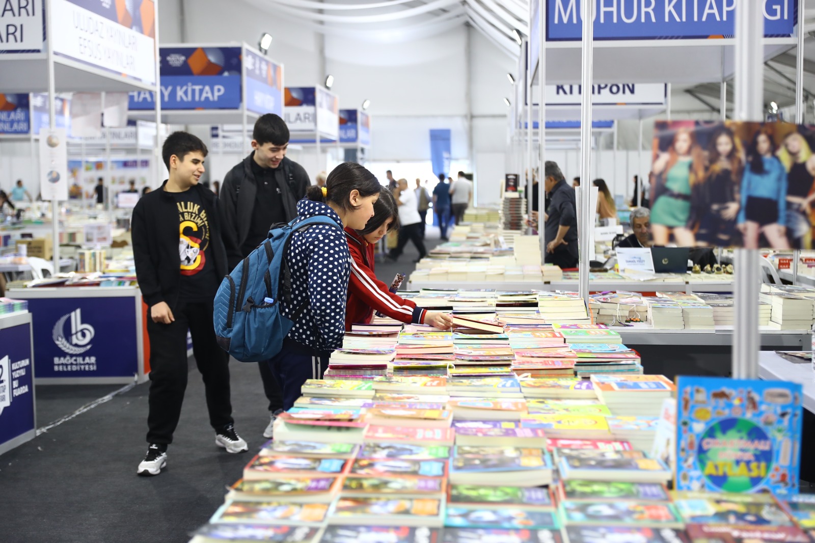 Bağcılar Kitap Fuarı’nda depremzedeler için “Bi bana Bi Malatya’ya Kitap” kampanyası