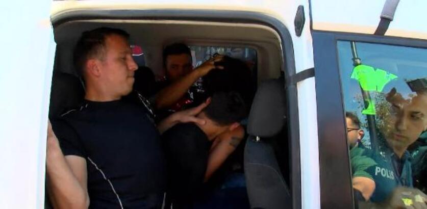 Büyükçekmece Adliyesi önünde polisin dur ihtarına uymayarak kaçan motosikletli iki kişi yakalandı