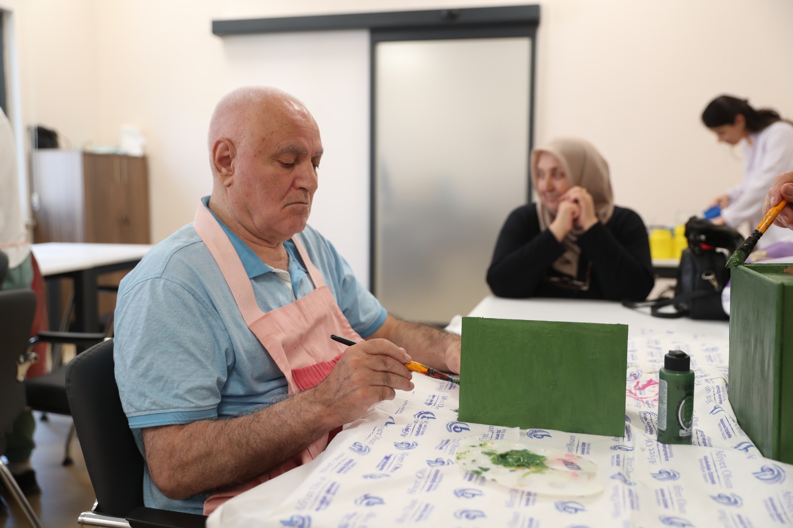 Bağcılar’da yaşlıların buluşma noktası: Vefahane Yaşam Merkezi