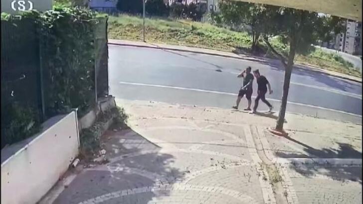 Beylikdüzü’nde 12 saat süren hırsızlık kamerada