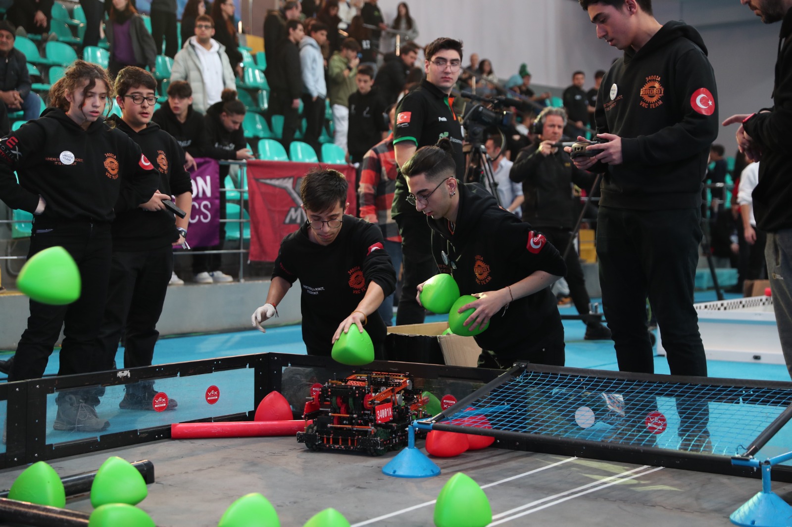 Bağcılar’da VEX – Uluslararası Robotik Yarışması coşkusu yaşandı