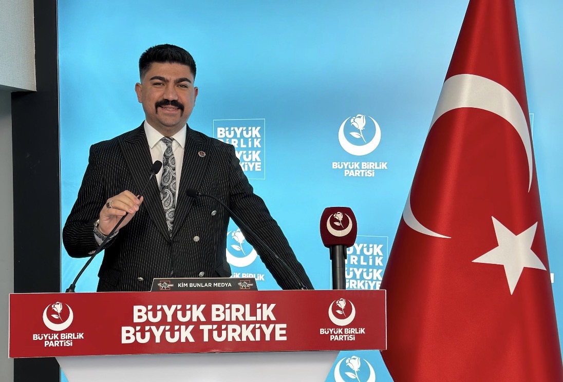 Onur Güleç: İbrahim Erkal değerimizdir sahip çıkmalıyız